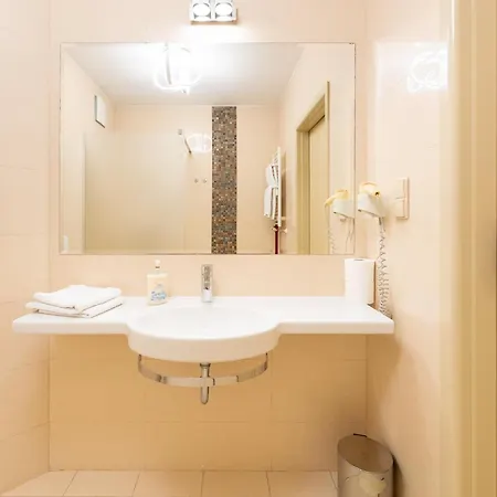 Hotelowy Delux W Kolobrzegu Ul Kosciuszki 16 Przyjazny Dla Osob Na Wozkach 7 Nocy 10 Procent Rabatu 4 Noce 5 Procent Rabatu Appartement *