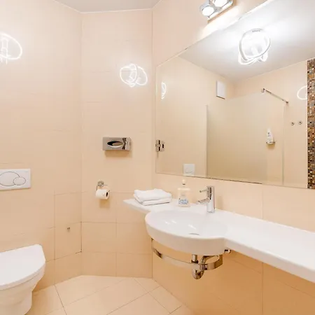 Hotelowy Delux W Kołobrzegu Ul Kościuszki 16 Przyjazny Dla Osób Na Wózkach 7 Nocy 10 Procent Rabatu 4 Noce 5 Procent Rabatu