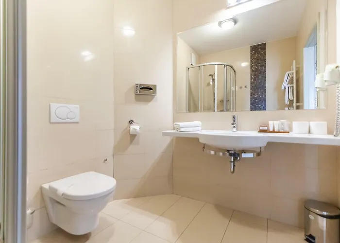 Hotelowy Delux W Kolobrzegu Ul Kosciuszki 16 7 Nocy 10 Procent Rabatu 4 Noce 5 Procent Rabatu